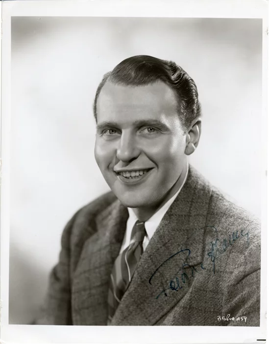 Ralph Bellamy autograph
