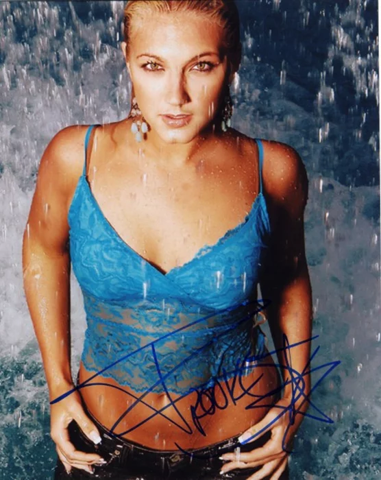 Brooke Hogan autograph
