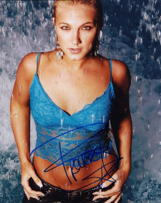 Brooke Hogan autograph