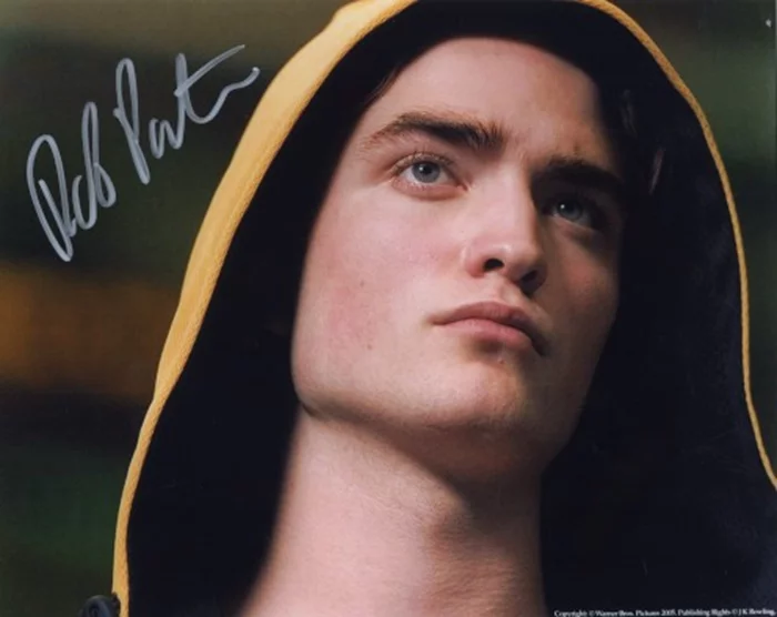 Robert Pattinson autograph