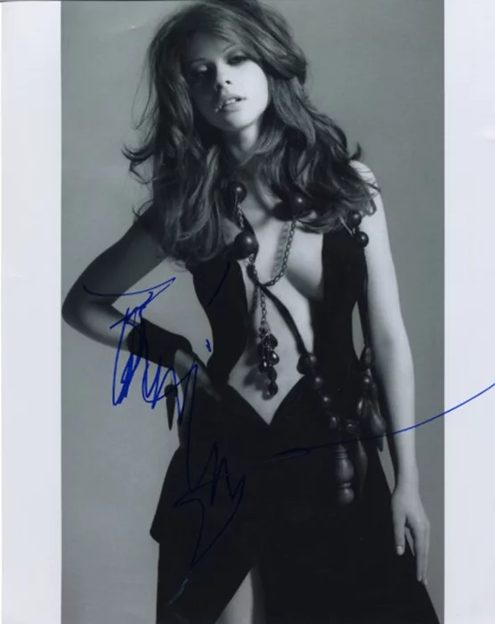 Michelle Trachtenberg autograph