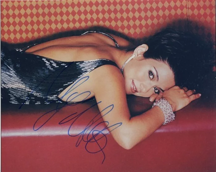 Marisol Nichols autograph