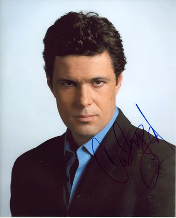 Carlos Bernard autograph