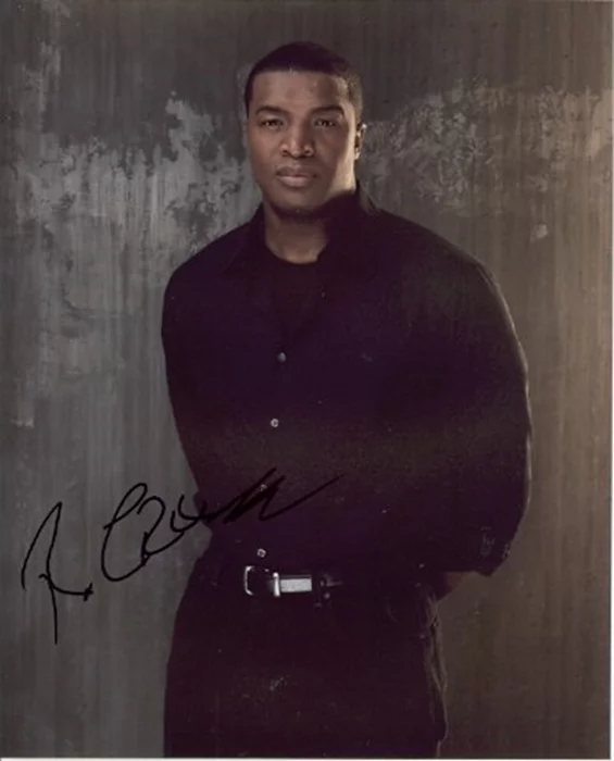 Roger Cross autograph