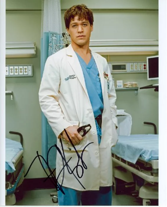 T.R. Knight autograph