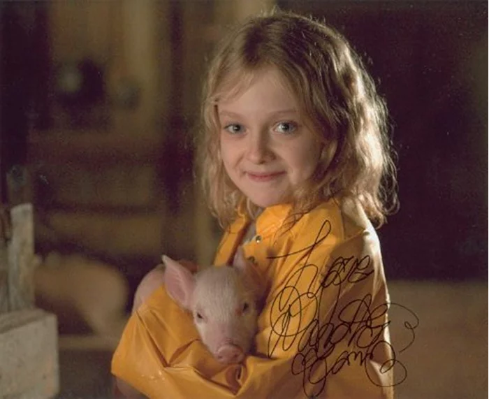 Dakota Fanning autograph