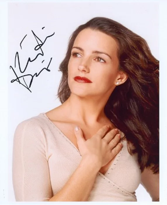 Kristin Davis autograph