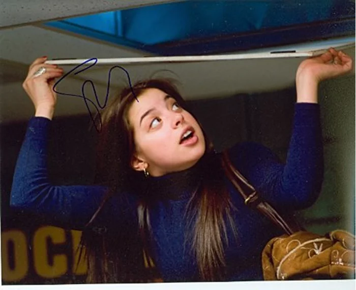 Gina Mantegna autograph