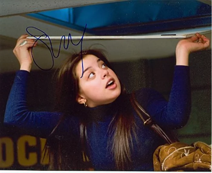 Gina Mantegna autograph