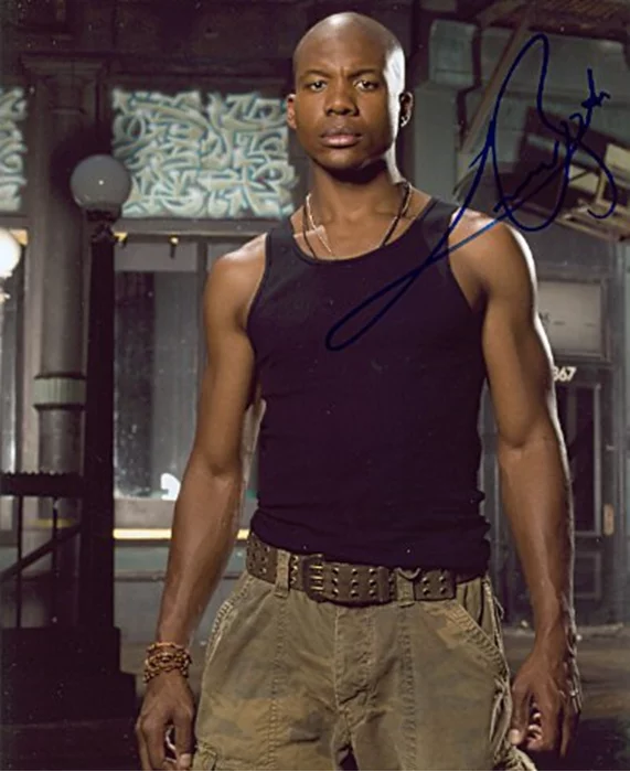 Leonard Roberts autograph