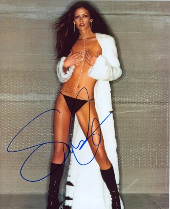 Summer Altice autograph