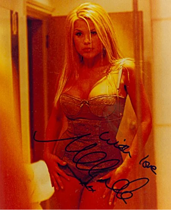 Melinda Messenger autograph