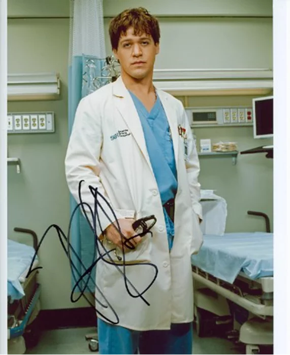 T.R. Knight autograph