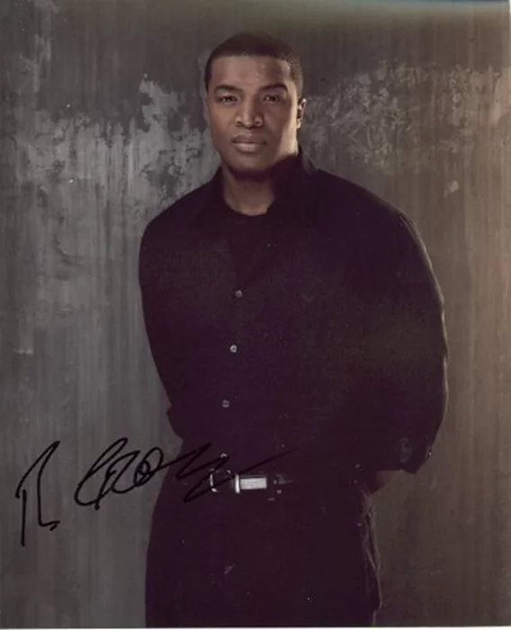 Roger Cross autograph