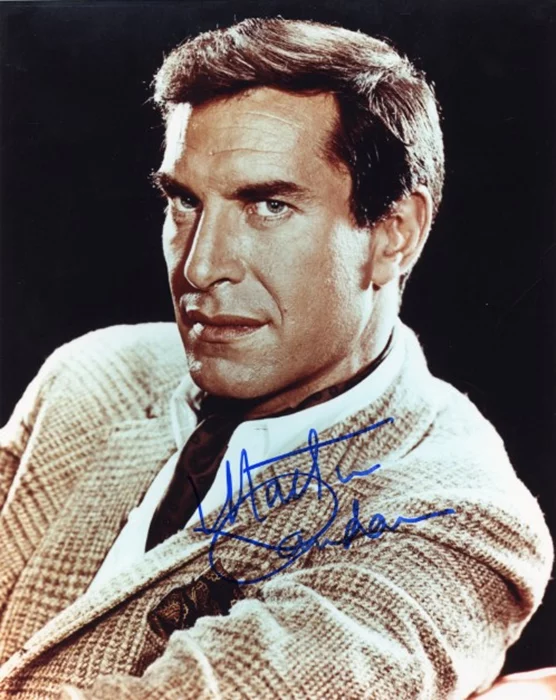 Martin Landau autograph