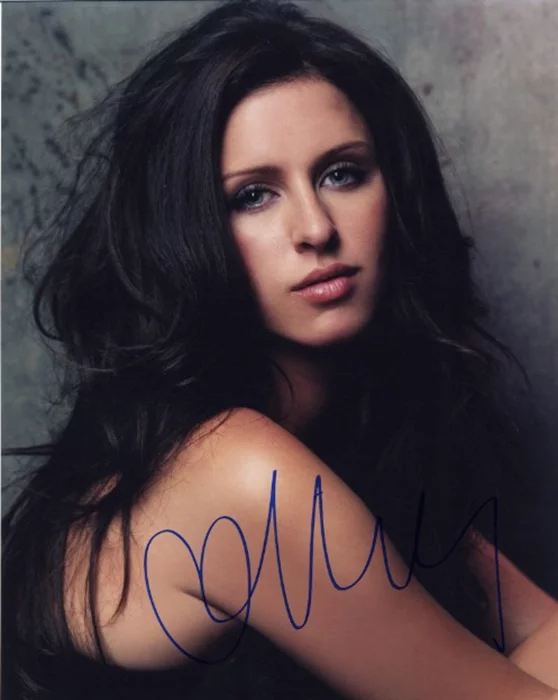 Nikki Hilton autograph