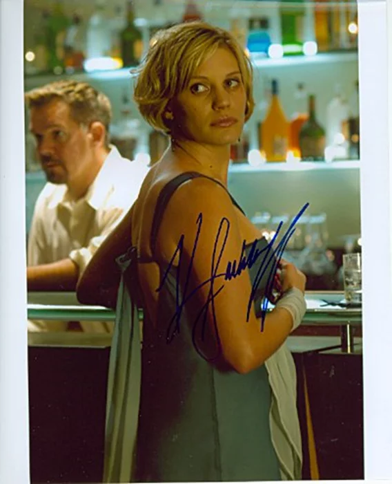 Katee Sackhoff autograph