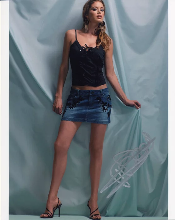 Doutzen Kroes autograph