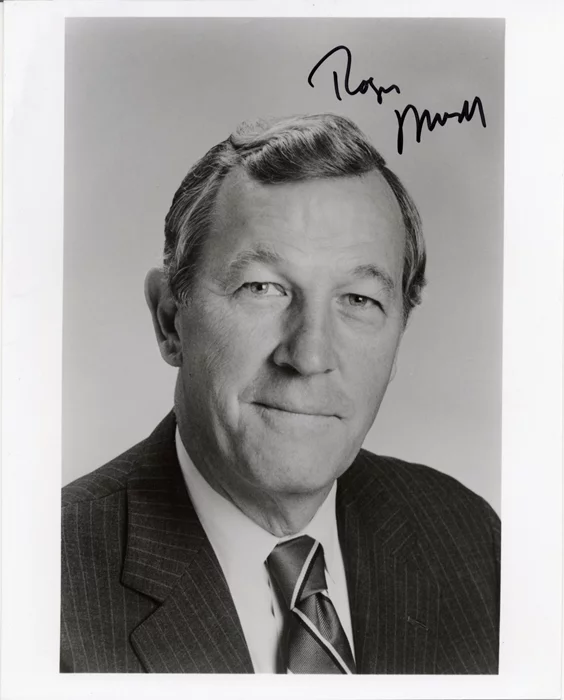 Roger Mudd autograph
