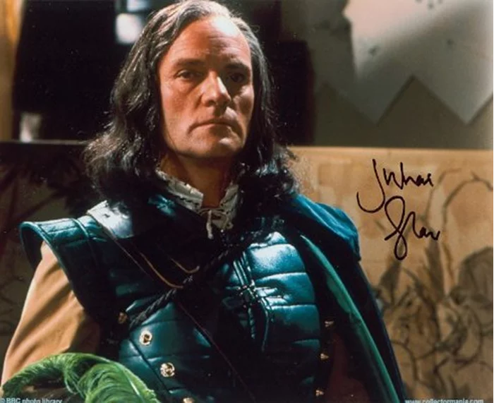 Julian Glover autograph
