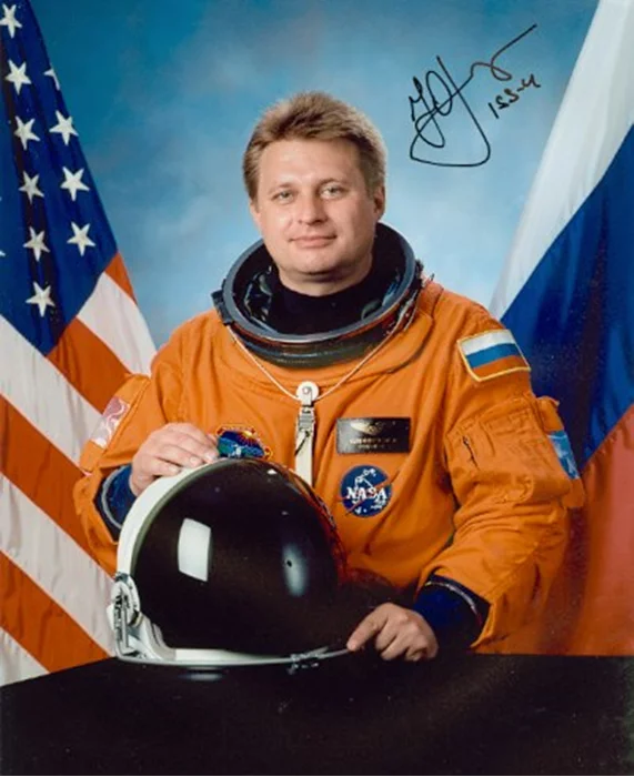 Yuri Onufriyenko autograph