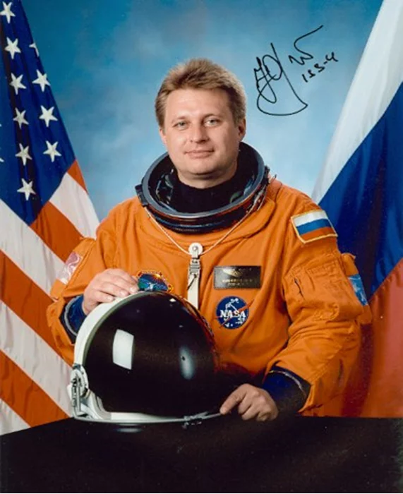 Yuri Onufriyenko autograph