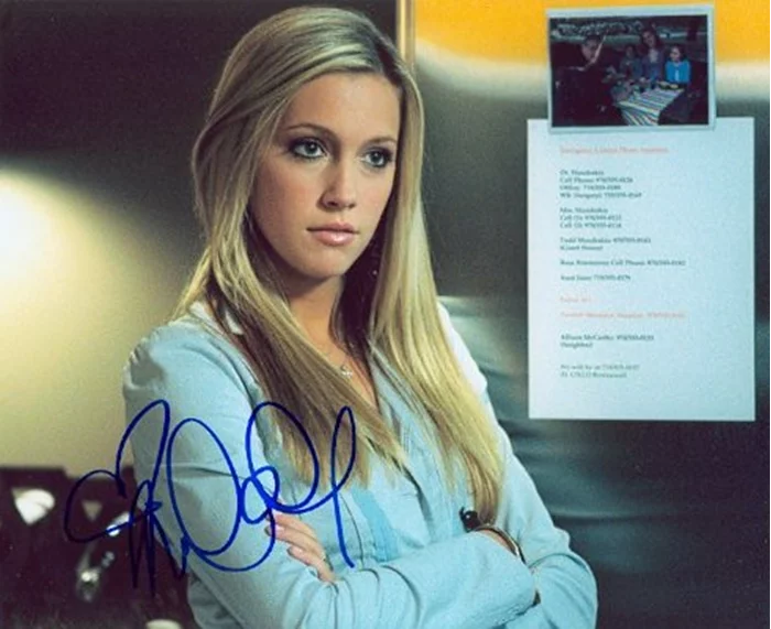 Katie Cassidy autograph