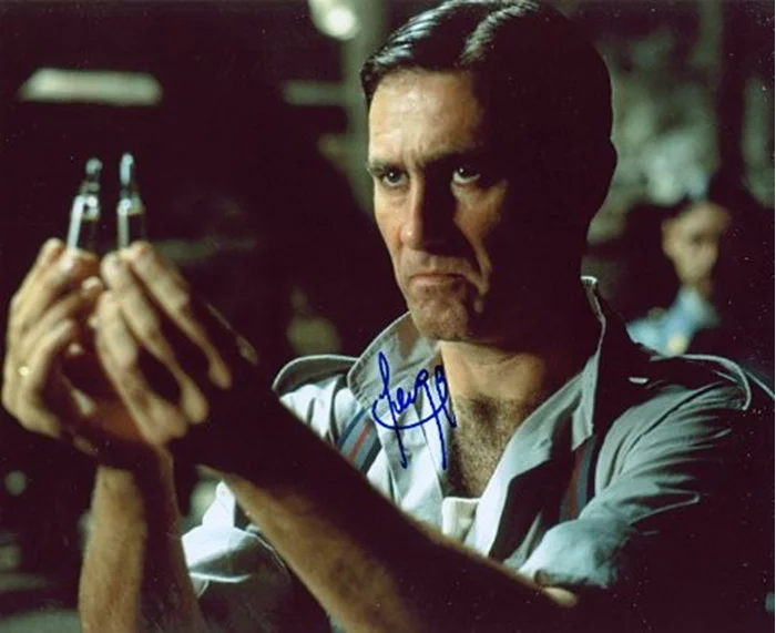 Sergi Lopez autograph