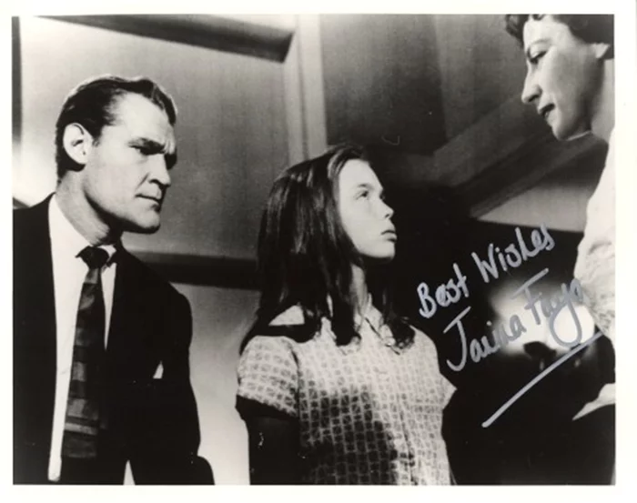 Janina Faye autograph