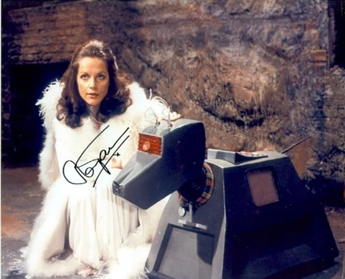 Mary Tamm autograph