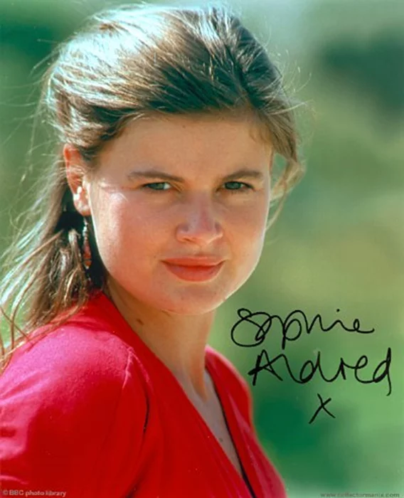 Sophie Aldred autograph