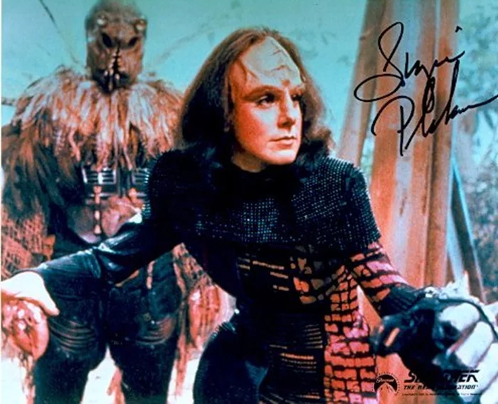 Suzie Plakson autograph