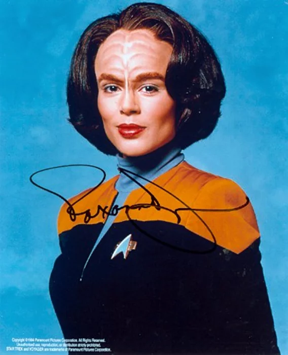 Roxann Dawson autograph