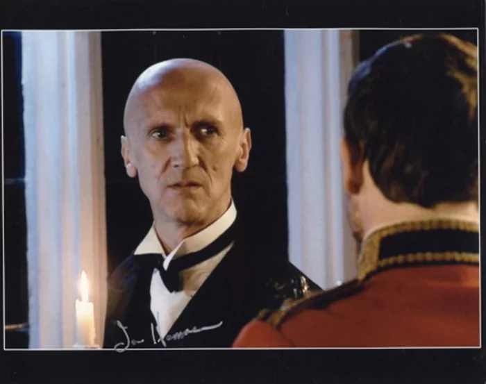 Ian Hanmore autograph