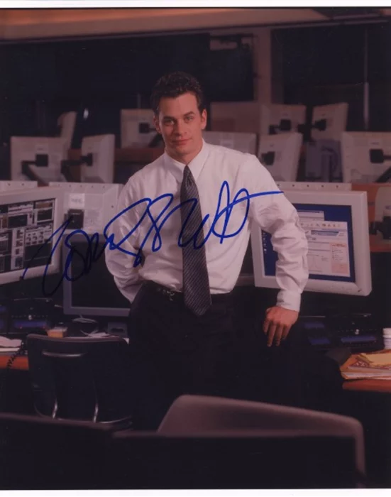 Tom Everett Scott autograph
