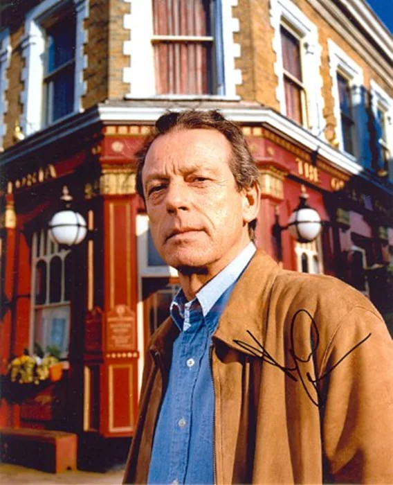 Leslie Grantham autograph