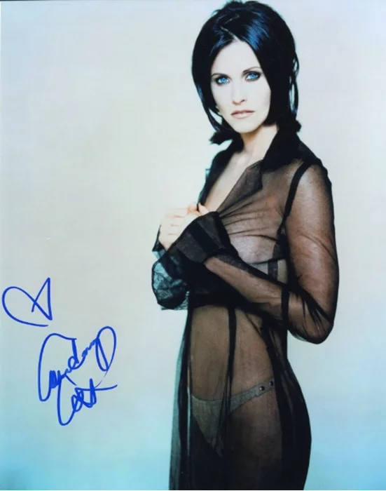 Courteney Cox autograph