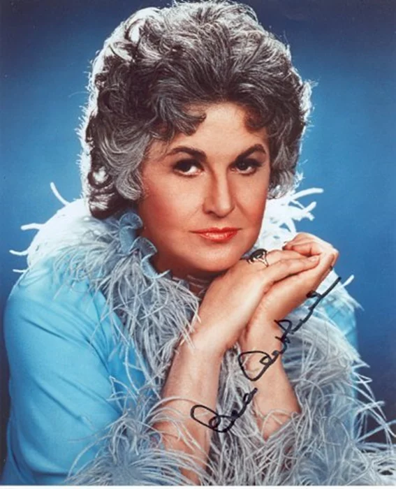 Bea Arthur autograph