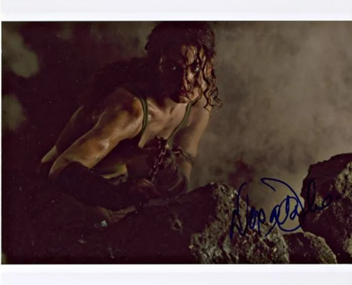 Alexa Davalos autograph