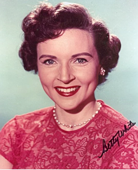 Betty White autograph