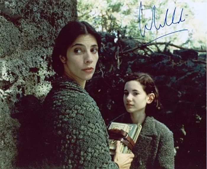 Maribel Verdu autograph