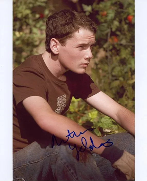 Anton Yelchin autograph