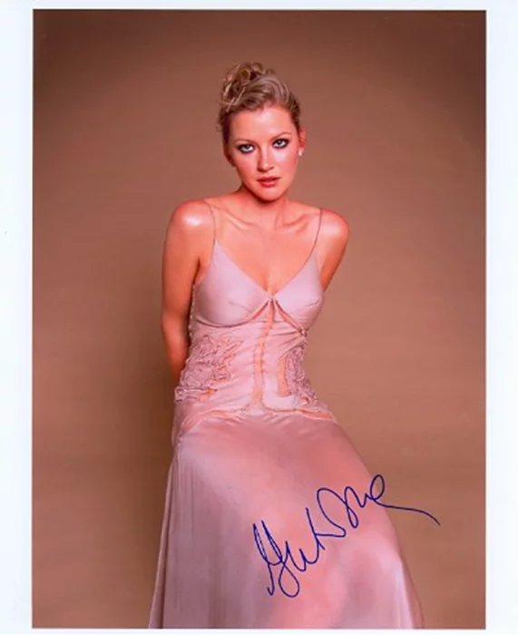 Gretchen Mol autograph