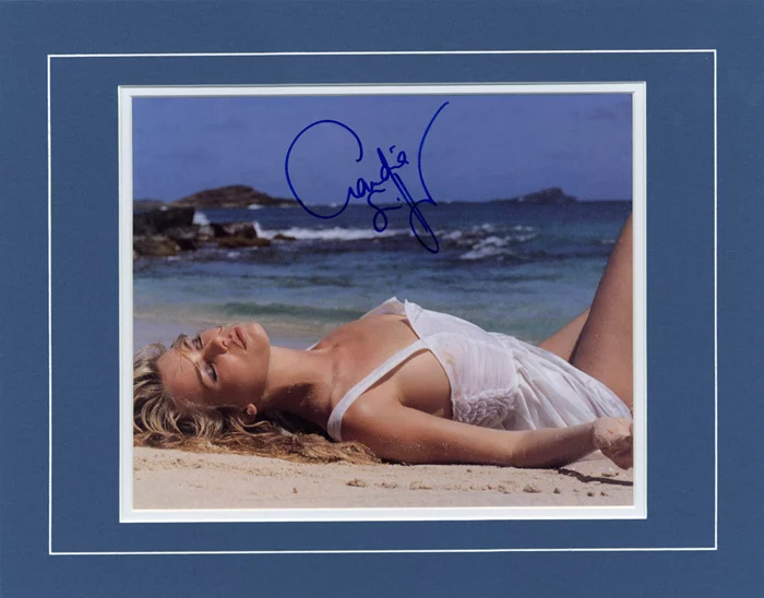 Claudia Schiffer autograph