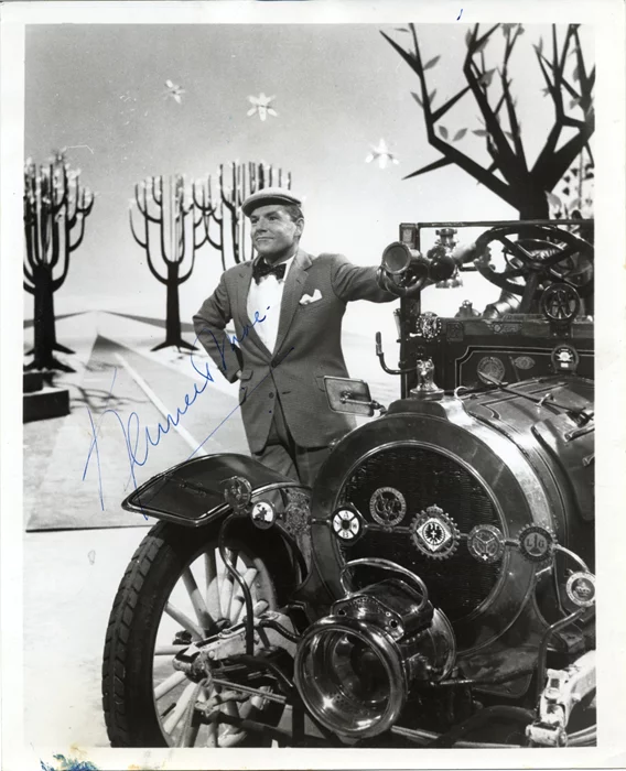 Kenneth More autograph