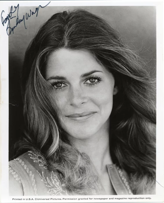 Lindsay Wagner autograph