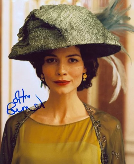 Saffron Burrows autograph