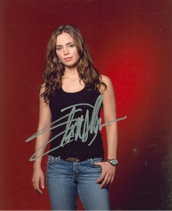Eliza Dushku autograph