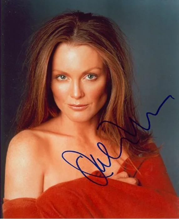 Julianne Moore autograph