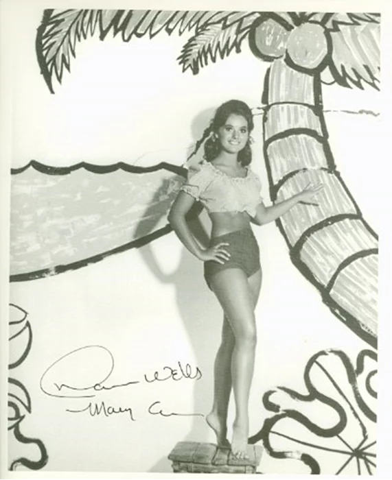 Dawn Wells autograph